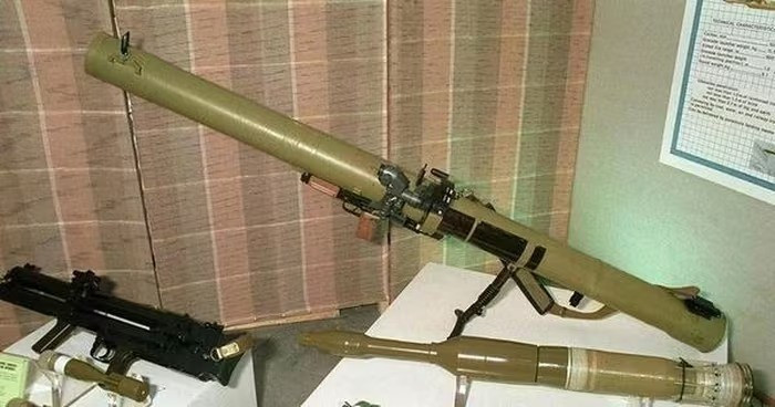 Để đạt được trọng lượng súng nhẹ như vậy, có thể các nhà thiết kế Nga sử dụng các vật liệu composite và hợp kim tiên tiến. Như vậy, RPG-29M thậm chí còn nhẹ hơn cả súng phóng lựu RPG-7 (6,3 kg), trong khi sở hữu quả đầu đạn mạnh hơn đáng kể (105 mm so với 40 mm).