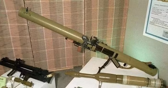 Để đạt được trọng lượng súng nhẹ như vậy, có thể các nhà thiết kế Nga sử dụng các vật liệu composite và hợp kim tiên tiến. Như vậy, RPG-29M thậm chí còn nhẹ hơn cả súng phóng lựu RPG-7 (6,3 kg), trong khi sở hữu quả đầu đạn mạnh hơn đáng kể (105 mm so với 40 mm).