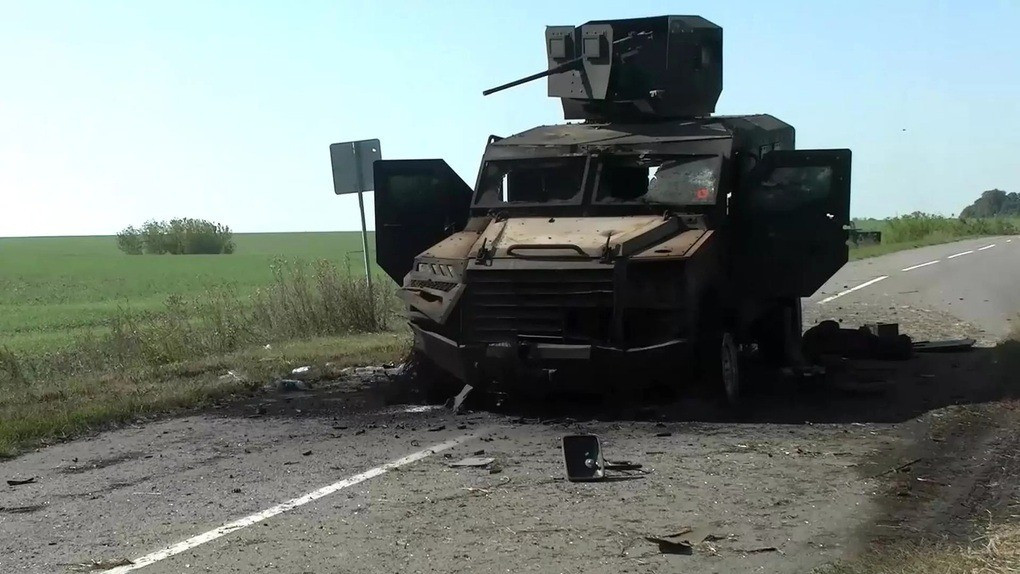 Hãy lấy trận Kursk làm ví dụ; khi các vị trí của Nga cách tuyến tiếp tế của Ukraine 5-6 km, họ cắt đứt tuyến vận chuyển của AFU bằng UAV các loại 24/24. Ngày nay, đoàn xe tiếp tế của cho thành phố Pokrovsk, cần phải đi qua đường cao tốc T0515 ở phía bắc, nhưng khoảng cách từ đoạn này đến vị trí của Nga đã được rút ngắn xuống còn 10 km và có thể sử dụng UAV FPV thông thường để chặn đường.