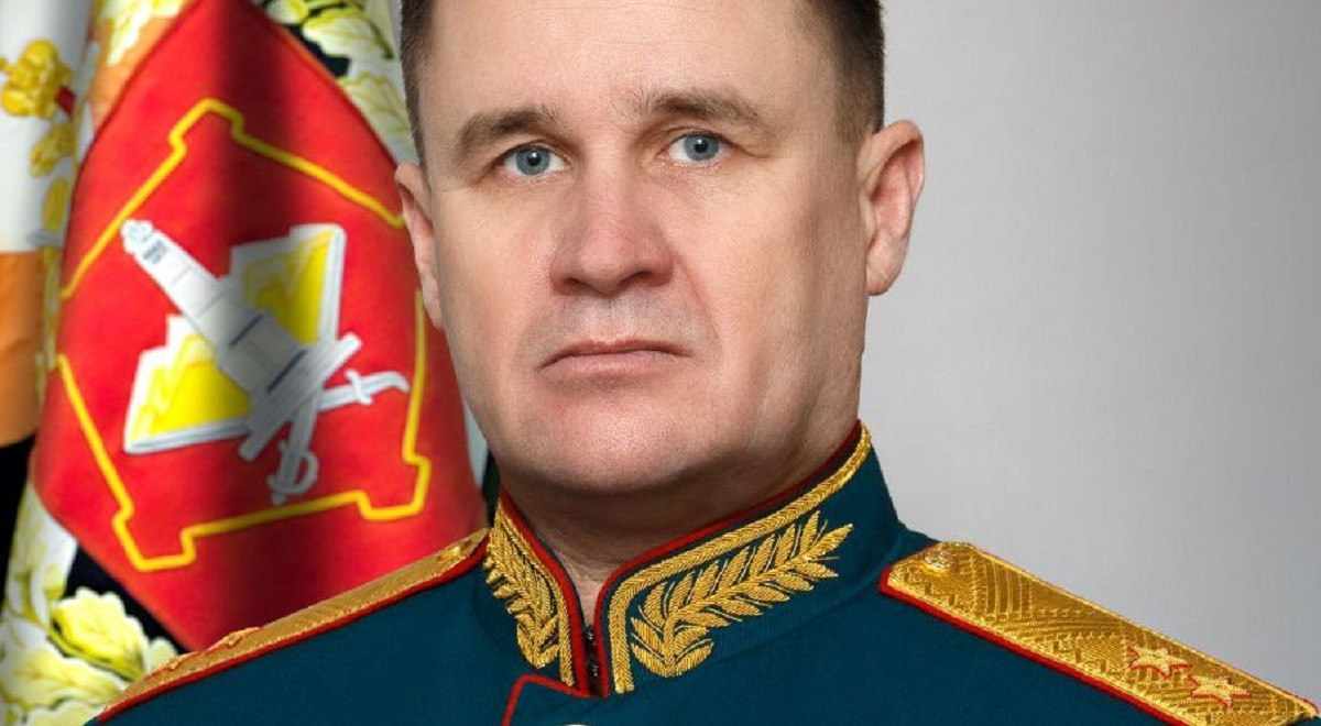 Mặc dù tướng Mordvichev đã đạt được những thành tựu to lớn ở Mariupol và Avdiivka, ông thậm chí chưa đầy 50 tuổi. Đây là độ tuổi chín nhất trong cuộc đời binh nghiệp. Việc bổ nhiệm tướng Mordvichev giữ chức vụ quan trọng như vậy, Tổng thống Putin đã gửi một tín hiệu rõ ràng tới toàn bộ quân đội Nga: