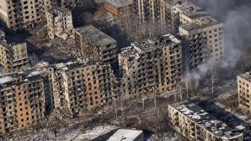 "Tuy nhiên, đối phương gặp phải những vấn đề hậu cần nghiêm trọng - UAV của lữ đoàn chúng tôi đã bay hơn 30km và tập kích sâu vào hậu phương của quân Nga", ông Pysarenko nói thêm. Tuy nhiên tình hình tại Myrnohrad, nơi lữ đoàn của ông đóng quân, vẫn khó khăn khi RFAF đang bao vây.