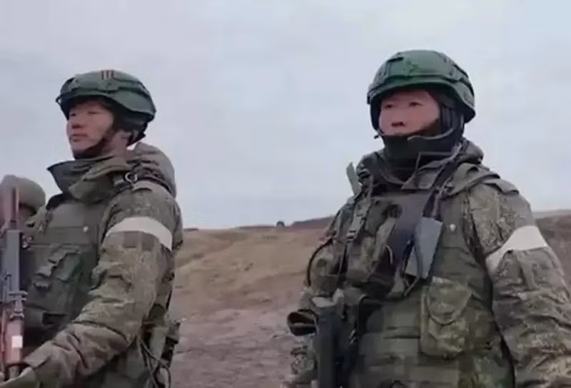 Do đó, khi nghiên cứu và phân tích hiệu quả chiến đấu của quân đội Triều Tiên qua chiến dịch phản công ở Kursk, chắc chắn không cần phải dựa vào những thông tin trên mạng Internet của Ukraine hay phương Tây. Thay vào đó, chúng ta nên chú ý hơn đến một số thông tin được tiết lộ trong nội bộ.