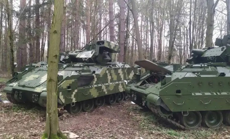 Không chỉ xe tăng M1A1 Abrams, Ukraine đã mất gần như toàn bộ số xe chiến đấu bộ binh M2 Bradley của Mỹ, được chuyển giao cho AFU trong nhiệm kỳ tổng thống của Joe Biden. Điều này được CEO của tập đoàn nhà nước Nga Rostec Sergey Chemezov, tuyên bố trong một cuộc phỏng vấn với tạp chí Razvedchik.