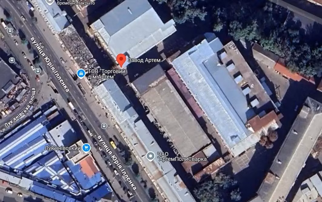 Theo thông tin mới nhất, được hãng tin nhà nước Ukraine Ukrinform đăng tải, ít nhất 10 cuộc tấn công đã được thực hiện vào các xưởng và kho của nhà máy Kuznitsa na Rybalskom trong một khoảng thời gian ngắn. Điều này đã dẫn đến một vụ cháy tại cơ sở công nghiệp quốc phòng của Ukraine.