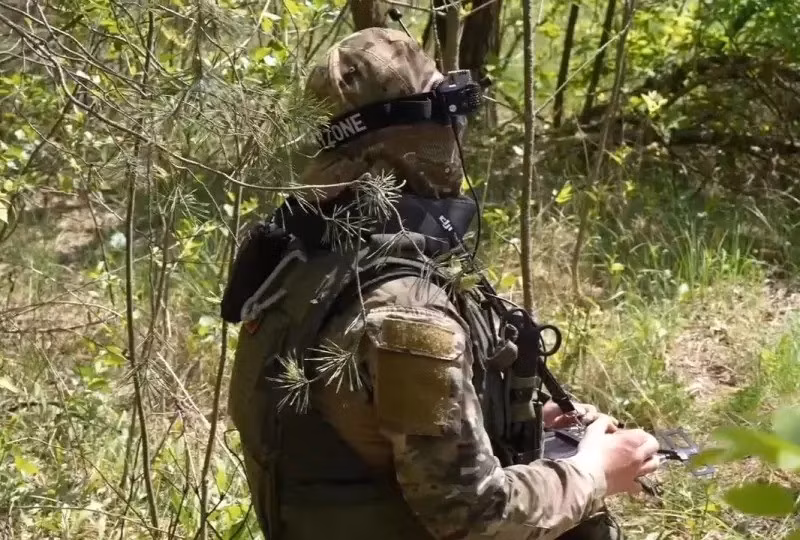 Hiện quân Ukraine trong khu vực này đang kêu ca vì hoạt động của UAV FPV của Nga, hầu như bất kỳ điểm nào ở phía nam Konstantinovka đều có thể bị UAV FPV của Nga xâm nhập. Tất cả những điều này làm cho việc tiếp tế hậu cần của AFU ở đây trở nên cực kỳ khó khăn.