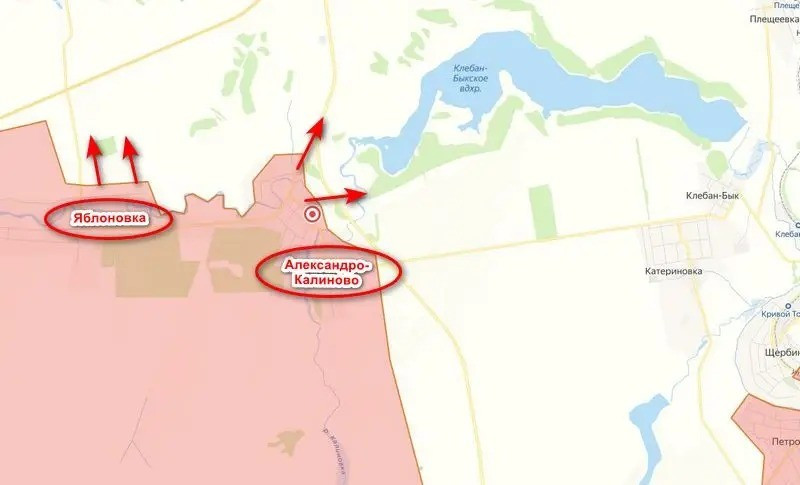 Tuy nhiên khi quân Ukraine rút từ Yablonovka về Aleksandro-Kalinovo, khi họ chưa kịp củng cố thế trận phòng ngự, thì Trung đoàn bộ binh cơ giới số 33 RFAF, đã nhanh chóng cơ động 10 km, thọc sâu đến Aleksandro-Kalinovo và lập tức tổ chức mở cửa, đánh chiếm đầu cầu.
