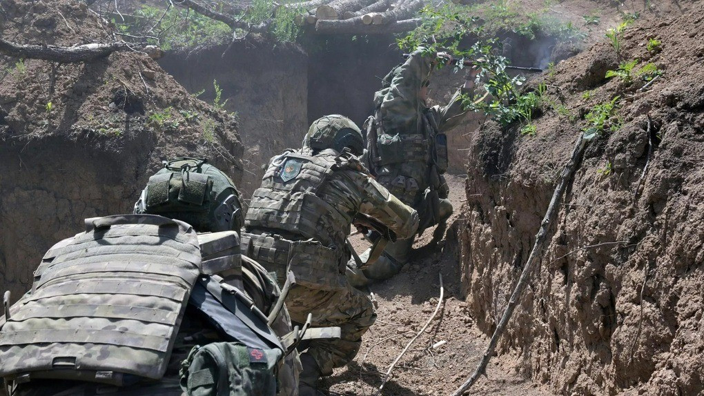 Sau đó, các nhóm bộ binh và tấn công nhỏ của RFAF đã xâm nhập, sẽ củng cố vị trí của họ tại các khu vực "xâm nhập" đó và giữ vững ở đó, đồng thời tập trung cho cuộc tấn công tiếp theo.