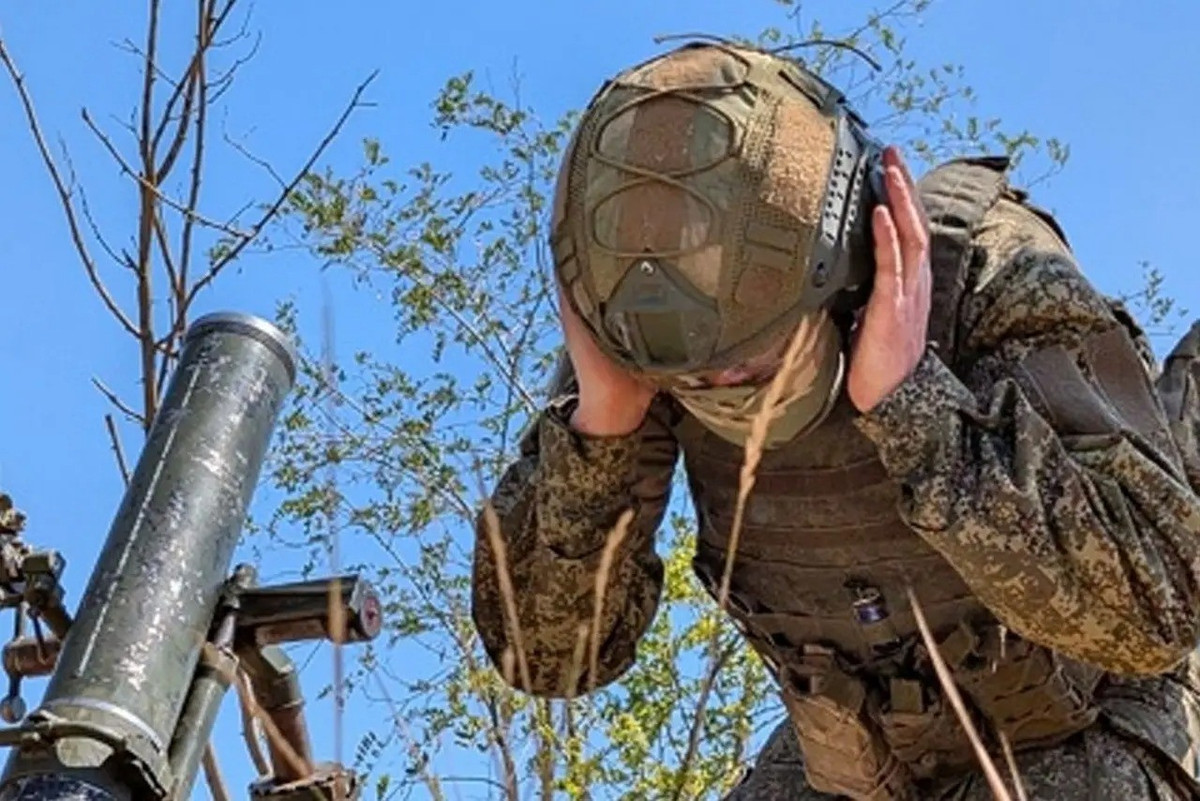 Theo Viện nghiên cứu chiến tranh Mỹ (ISW), hiện Nga đã kiểm soát 73% khu vực Donetsk, nhưng chiến thuật tiêu hao của họ thậm chí còn nguy hiểm hơn. Sử dụng kết hợp các bệ phóng tên lửa Tornado-S và tên lửa Iskander-M, phá hủy trung bình ba sở chỉ huy và năm kho đạn của Ukraine mỗi ngày.