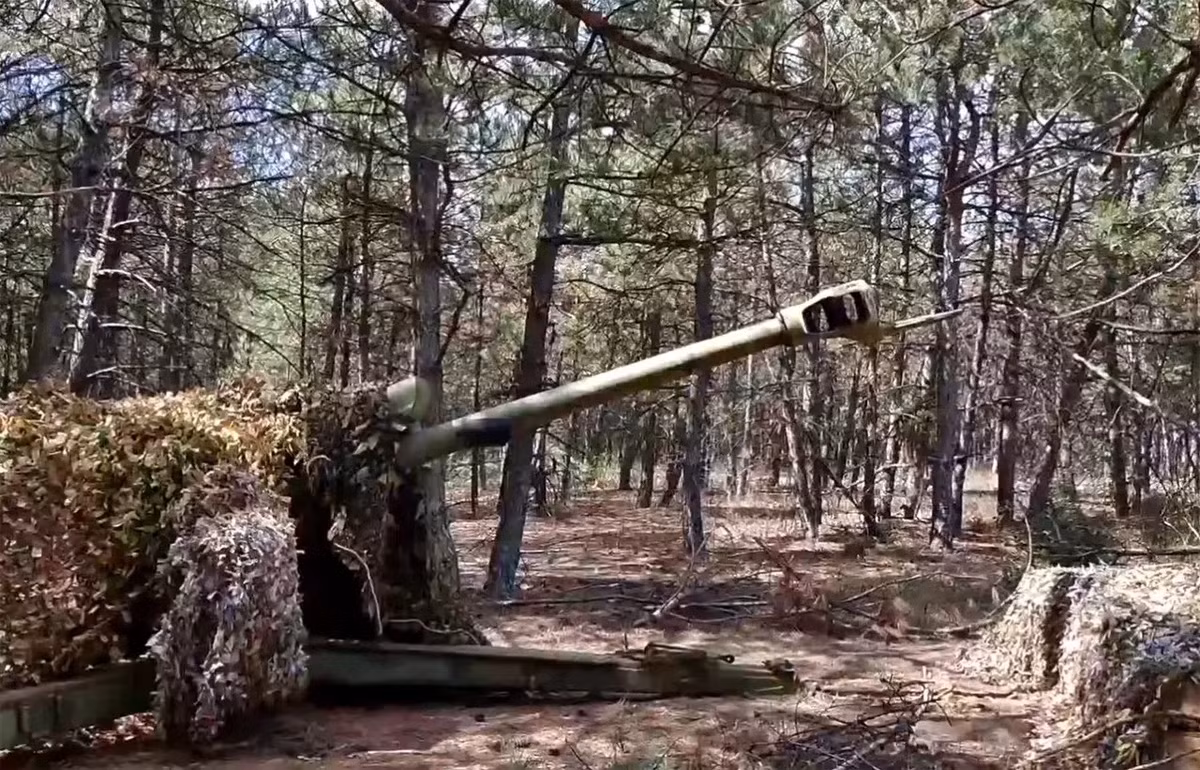 Tuần trước, quân đội Nga (RFAF) đã bắt giữ tám binh sĩ Ukraine tại đây. Có tin đồn cho rằng họ không muốn đầu hàng cùng với lực lượng chủ lực. Trước đó ở khu vực phía nam hồ chứa này, có hàng nghìn quân Ukraine cố thủ tại đây và liên tục phải hứng chịu các đòn tấn công bằng hỏa lực của RFAF.