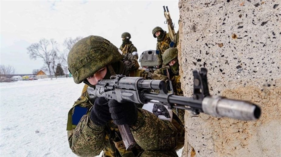 Nếu chúng ta theo dõi chiến thuật của RFAF tấn công khu đô thị Pokrovsk, đó là một cuộc xâm nhập và tấn công của bộ binh, được hỗ trợ bởi hỏa lực hạng nặng hạn chế.