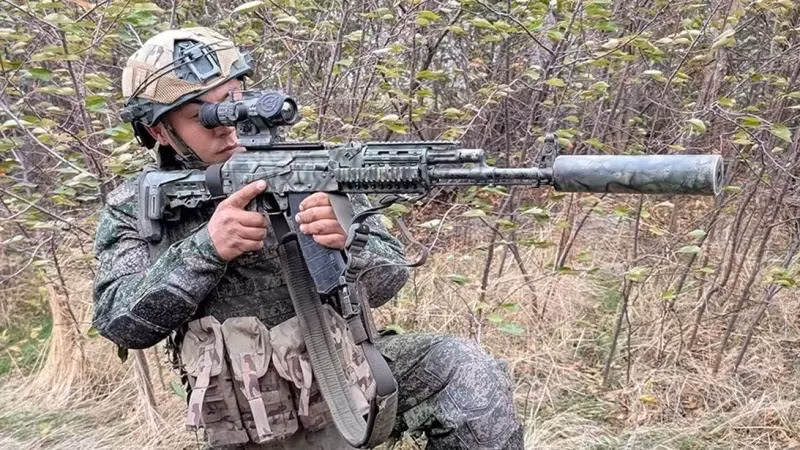 Theo kênh ZOV Military, quân Nga đang tích cực chia cắt quân Ukraine còn lại ở Mirnograd thành hai phần. Nhóm chính của AFU bị đẩy lùi khỏi các công sự ở trung tâm thành phố, Trong vài ngày qua, binh sĩ Nga đã dọn sạch ngoại vi khu dân cư Svetloe, và hầu hết quân Ukraine đã rút lui về đường Chelyuskin. Gần như không còn lực lượng phòng thủ đáng kể nào của AFU tại con đường này.