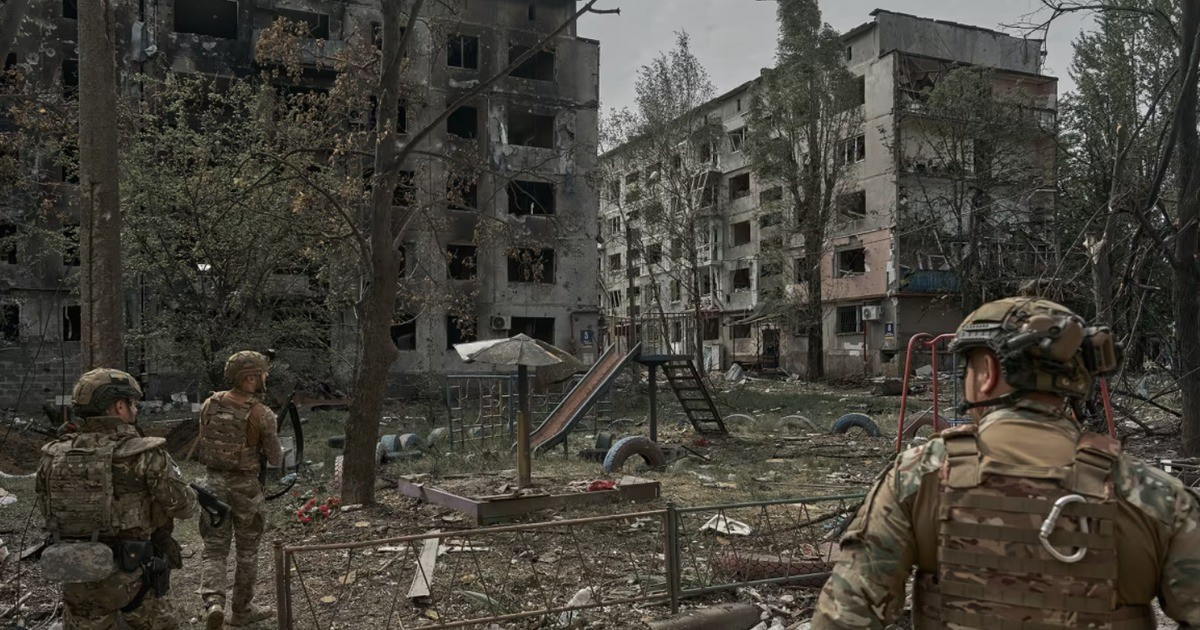 View - Tại sao 160.000 quân Nga không “đè bẹp” 40.000 quân Ukraine ở Pokrovsk? | Báo Tri thức và Cuộc sống - TIN TỨC PHỔ BIẾN KIẾN THỨC 24H