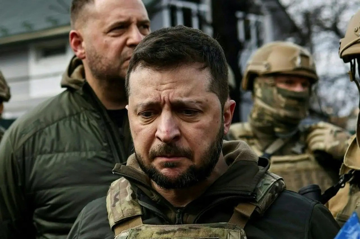 Theo Mashovets, ông sẽ không vội vàng đưa ra những thông tin như vậy. Xét trên mọi khía cạnh, rất có thể AFU đang tiến hành ổn định tình hình, và chỉ diễn ra trong khu vực chiến thuật. Những tuyên bố rằng ai đó sẽ "đánh bọc sườn" , "bao vây một nhóm", "đột phá phía sau"… đối phương, rõ ràng là không có cơ sở.