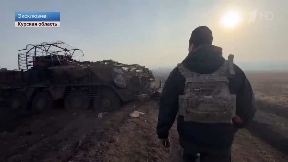 Do mệnh lệnh từ Bộ Tổng tham mưu AFU và lãnh đạo Kiev, giao cho các đơn vị AFU, có nhiệm vụ giữ vững mặt trận “đến người cuối cùng”, do vậy các đơn vị AFU đã không thể sơ tán xe bọc thép của mình khi quân đội Nga tiến công", hết lời dẫn.