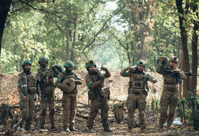 Như vậy một vòng vây quanh thành phố Pokrovsk từ phía bắc và phía nam đang hình thành, và hướng trung tâm Kazatske - Rovne đang chia cắt khu vực này thành hai phần phía bắc và phía nam. Trong tương lai, nếu chỉ huy AFU không sớm hạ lệnh rút lui, các đơn vị của họ có thể sẽ bị xóa sổ.