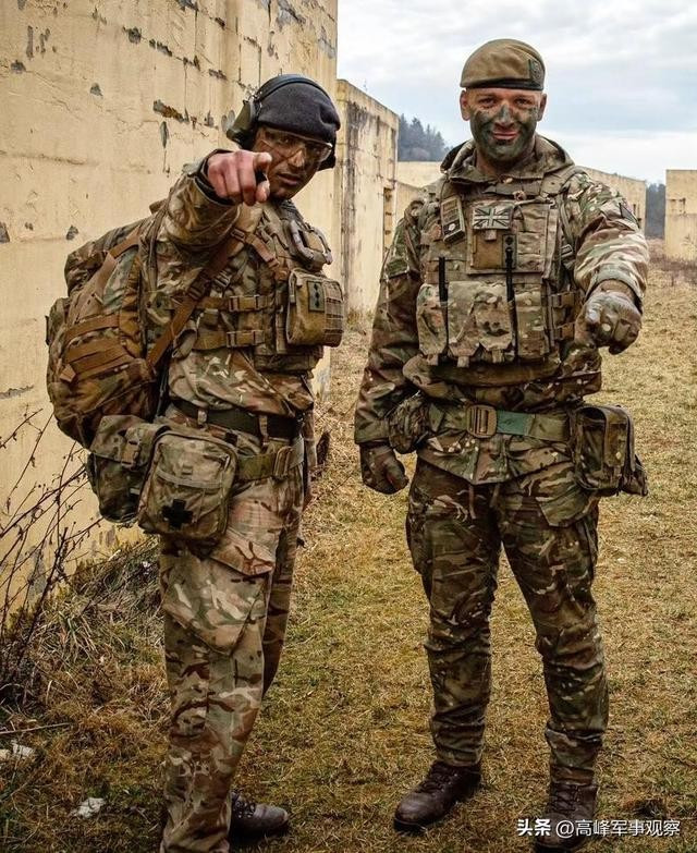 Ông Sorokin cho biết thêm rằng, các tù binh bao gồm các sĩ quan cấp cao của NATO, có cả cấp đại tá, và có thể cả một tướng. Cung cấp chi tiết về chiến dịch, chuyên gia Sorokin lưu ý rằng nỗ lực đột phá của AFU đã bị chặn đứng, bởi các hành động khéo léo và quyết đoán của các đơn vị Quân đội Nga (RFAF), chủ yếu là các đơn vị UAV của Cụm Vostok.