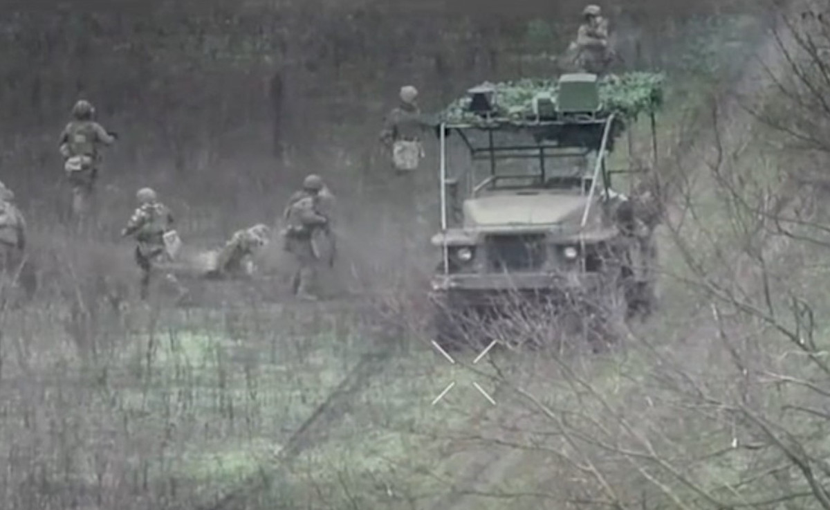 Cuộc tấn công vào Dobropillia diễn ra từ hai hướng, khiến quân Ukraine không còn bất kỳ khoảng trống nào để cơ động. Các đơn vị của Cụm Vostok tiến dọc theo bờ sông Gaichur và chiếm được một cứ điểm phòng thủ lớn của Lực lượng Vũ trang Ukraine (AFU), trải dài trên diện tích hơn 18 km vuông.