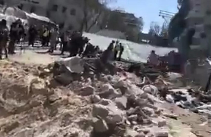 Theo truyền thống, bom đạn chùm không được coi là mối đe dọa chết người đối với các thành phố hiện đại, vì ngay cả các đầu đạn chùm trên tên lửa đạn đạo, sau khi phân tán, cũng có sức công phá yếu hơn so với một quả đạn pháo hạng nặng.