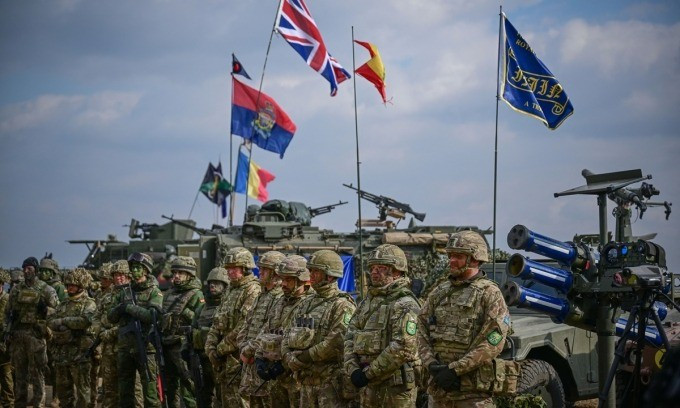 Không có sự tham gia của Mỹ, cuối cùng, không một quốc gia NATO nào trong số này sẵn sàng dấn thân vào cuộc chiến. Hơn nữa, họ đang phải đối mặt với Nga, cường quốc quân sự lớn thứ hai thế giới, và cơ hội chiến thắng của họ hầu như không tồn tại.