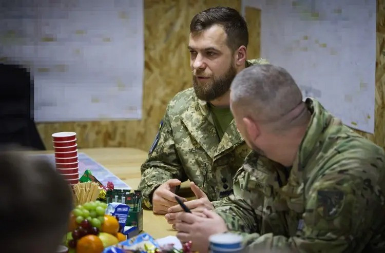 Mặc dù Lữ đoàn BBCG 59 tuyên bố tiêu diệt được nhiều quân Nga, nhưng bản thân đơn vị này đã phải chịu tổn thất nặng nề trong chiến đấu ở mặt trận từ tây Avdiivka đến nam Pokrovsk hiện nay. Còn theo người phát ngôn của Tổng cục Truyền thông AFU, Dmitry Likhovoy đưa tin, lý do cách chức ông Bohdan Shevchuk là do quản lý đơn vị lỏng lẻo và báo cáo không trung thực.