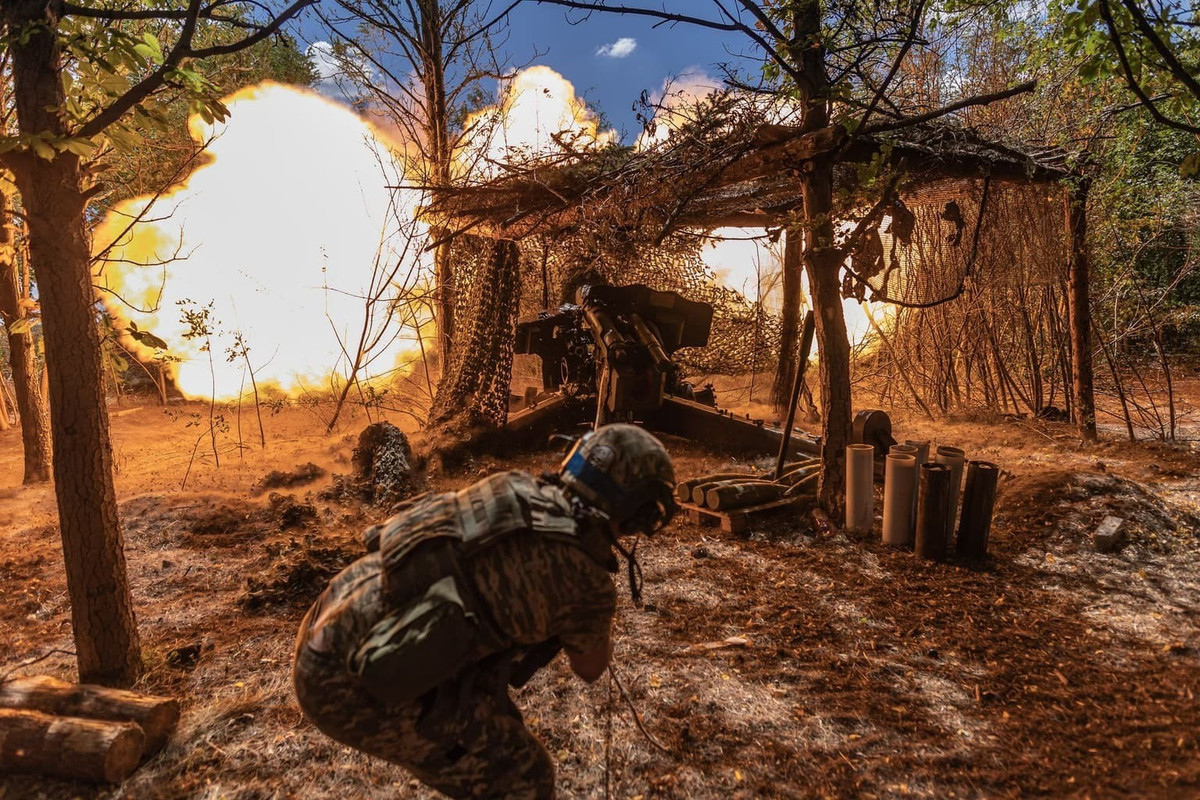 Trên chiến trường Donetsk ở phía đông Ukraine, tình hình liên tục thay đổi như một cái “bập bênh”. Trong khi mọi sự chú ý đều đổ dồn vào cuộc giao tranh đẫm máu trên đường phố ở thành phố Pokrovsk, thì một cuộc tấn công âm thầm và chết chóc đã đẩy quân Nga ở mặt trận phía bắc đến bờ vực nguy hiểm.