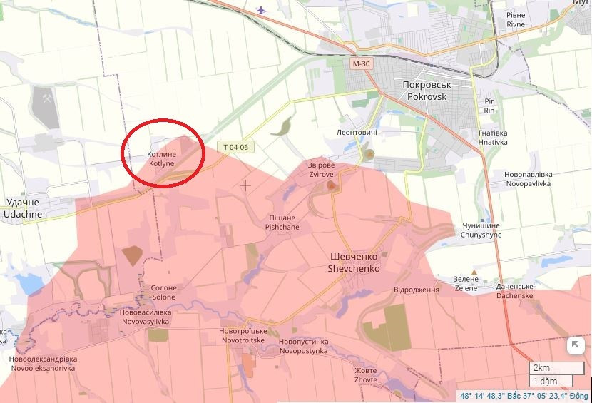 Ở phía tây nam của Pokrovsk, để ngăn chặn RFAF tiến vào tỉnh Dnipropetrovsk, AFU đã điều toàn bộ quân dự bị của Lữ đoàn tấn công 425. Đơn vị đã phản công nhằm tái chiếm làng Kotlyne trong nhiều ngày liên tiếp, nhưng mỗi lần phản công, đều mất một trung đội quân.