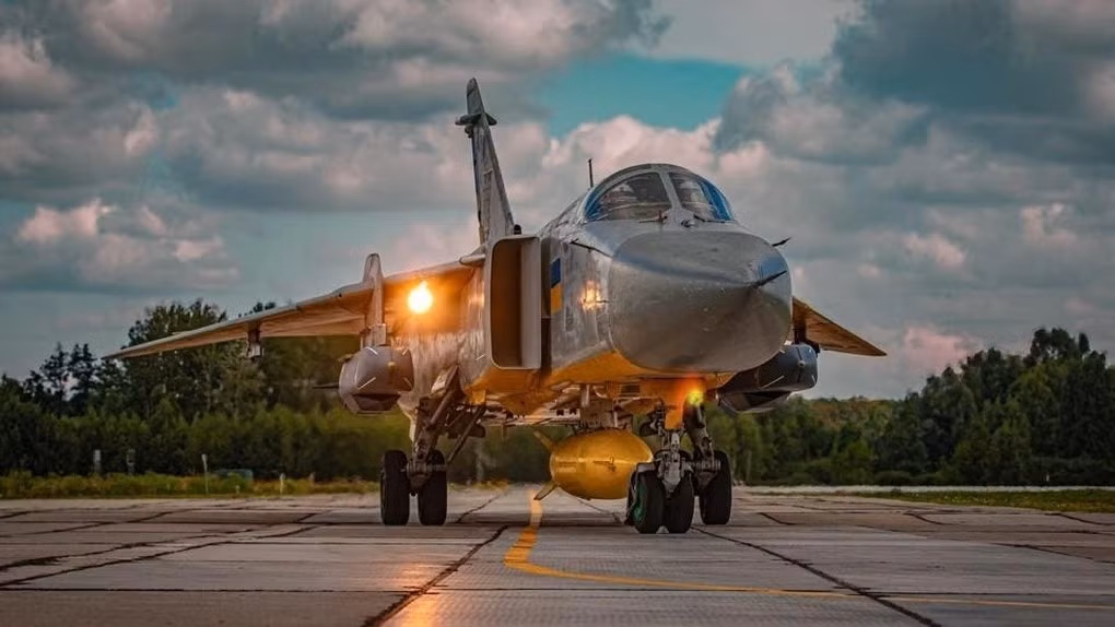 Nhưng một ngày trước đó, người đứng đầu nhà nước cộng hòa Lugansk tự xưng (LPR), ông Leonid Pasechnik cho biết, AFU đã sử dụng tên lửa Storm Shadow/SCALP-EG để tấn công thành phố Krasnodon. Theo ông Pasechnik, các mảnh vỡ của Storm Shadow đã được tìm thấy tại địa điểm mà những tên lửa trên bị bắn hạ. Rõ ràng, hai tên lửa Storm Shadow/SCALP-EG đã bị bắn hạ trong cuộc tấn công vào LPR.