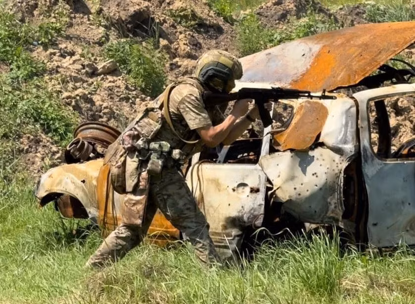 Việc kiểm soát được Derilovo, tạo cho RFAF cơ hội tấn công làng Drobyshevo, thiết lập một đầu cầu tại đó để tấn công Lyman từ phía tây bắc. Và xét theo diễn biến tình hình tại đây, Drobyshevo sẽ được RFAF sử dụng để mở màn cuộc tấn công. Theo thông tin mới nhất, hai ngày trước, các nhóm tấn công của Nga đã được phát hiện ở phía bắc làng Drobyshevo.