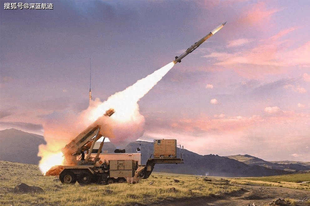 Điều đau đớn hơn nữa đối với quân đội Ukraine (AFU) là, để đánh chặn những UAV tấn công giá rẻ này, họ phải sử dụng tên lửa đánh chặn Patriot PAC-3 trị giá 4 triệu UAV/quả, một trường hợp điển hình của việc “dùng tên bắn ruồi”, trong khi chi phí phòng không hàng ngày lên tới hàng chục triệu euro. Sự căng thẳng kéo dài này đơn giản là “không thể chịu đựng được”.