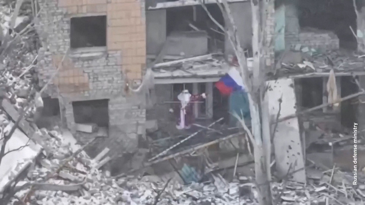 Trong những ngày cuối cùng của năm 2025, một tuyên bố từ Bộ Quốc phòng Nga đã làm chấn động giới quan sát quân sự quốc tế – Cụm quân phía Đông (Cụm Vostok) của Nga, đã đạt được bước đột phá lớn ở hướng Huliaipole (Guliai-Pole) thuộc tỉnh Zaporozhye, kiểm soát thành công vị trí chiến lược quan trọng này.