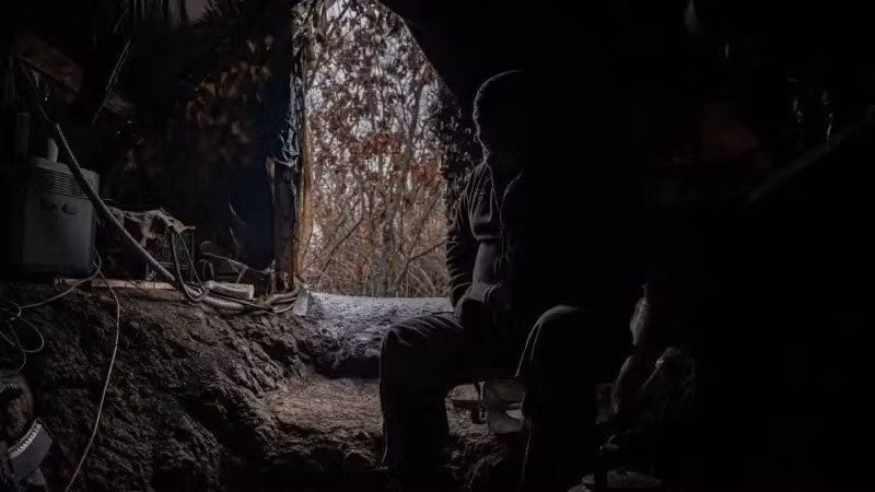 Hiện quân phòng thủ Ukraine bị bao vây tại Myrnohrad vẫn chưa nhận được lệnh rút lui từ cấp trên, vì vậy cơ hội sống sót duy nhất của họ là đặt hy vọng vào đàm phán giữa cơ quan tình báo Nga và Ukraine, sẽ mang lại kết quả. Cần phải nói thêm rằng, Nga vẫn chưa bình luận về những thông tin như vậy.