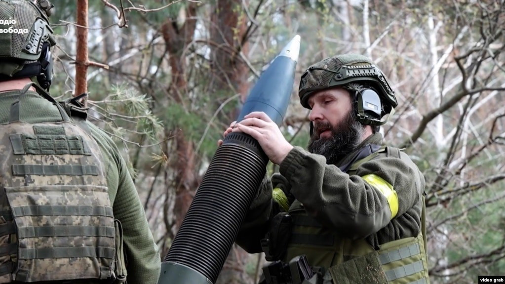 Nhìn chung, tốc độ tiến công của quân Nga trong khu vực phía nam Kupyansk tương đối chậm, vì gặp rất nhiều khó khăn. Lý do là AFU đã xây dựng được một khu vực phòng thủ vững chắc tại đây, trong đó một số ngôi làng là các chốt phòng thủ, mà cho đến nay RFAF vẫn chưa thể tràn ngập.