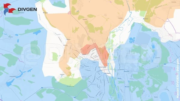 Trong khi đó, thông tin từ hướng Kupyansk đang lan truyền rằng, các quân Nga đã cắt đứt đường Kharkivska ở phía tây nam Kupyansk. Con đường này gần đây đã trở thành tuyến đường tiếp tế chính của địch cho lực lượng AFU đồn trú ở Kupyansk. Giờ đây, quân Ukraine đang cố gắng chuyển hướng tiếp tế qua các cánh đồng phía nam rừng Mali Rivny.