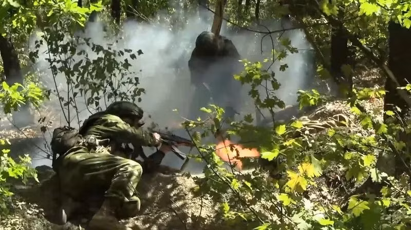 Theo tình báo Ukraine, RFAF dường như kỳ vọng việc đạt được đột phá Pokrovsk, sẽ mở đường cho đà tiến của họ vào sâu hơn ở Donetsk. Có thể trong những ngày tới, RFAF sẽ thực hiện một “cuộc tấn công đột phá mang tính quyết định” theo kiểu "tất tay" tại Pokrovsk, khi điều cả các đơn vị lính thủy đánh bộ dày dạn kinh nghiệm tới khu vực này.