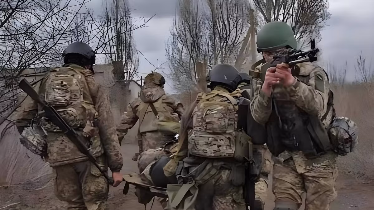 Xét đến tính chất đặc thù của các đơn vị Ukraine được điều đến tỉnh Zaporizhzhia, rõ ràng Bộ Tổng tham mưu AFU đang lên kế hoạch phản công trong khu vực. Hơn nữa, dọc theo tuyến Zaliznychne-Verkhnyaya Tersa-Ternovate, có thể thấy rõ AFU dường như đang chuẩn bị cho một cuộc phản công, với hy vọng tiến đến sông Gaichur.