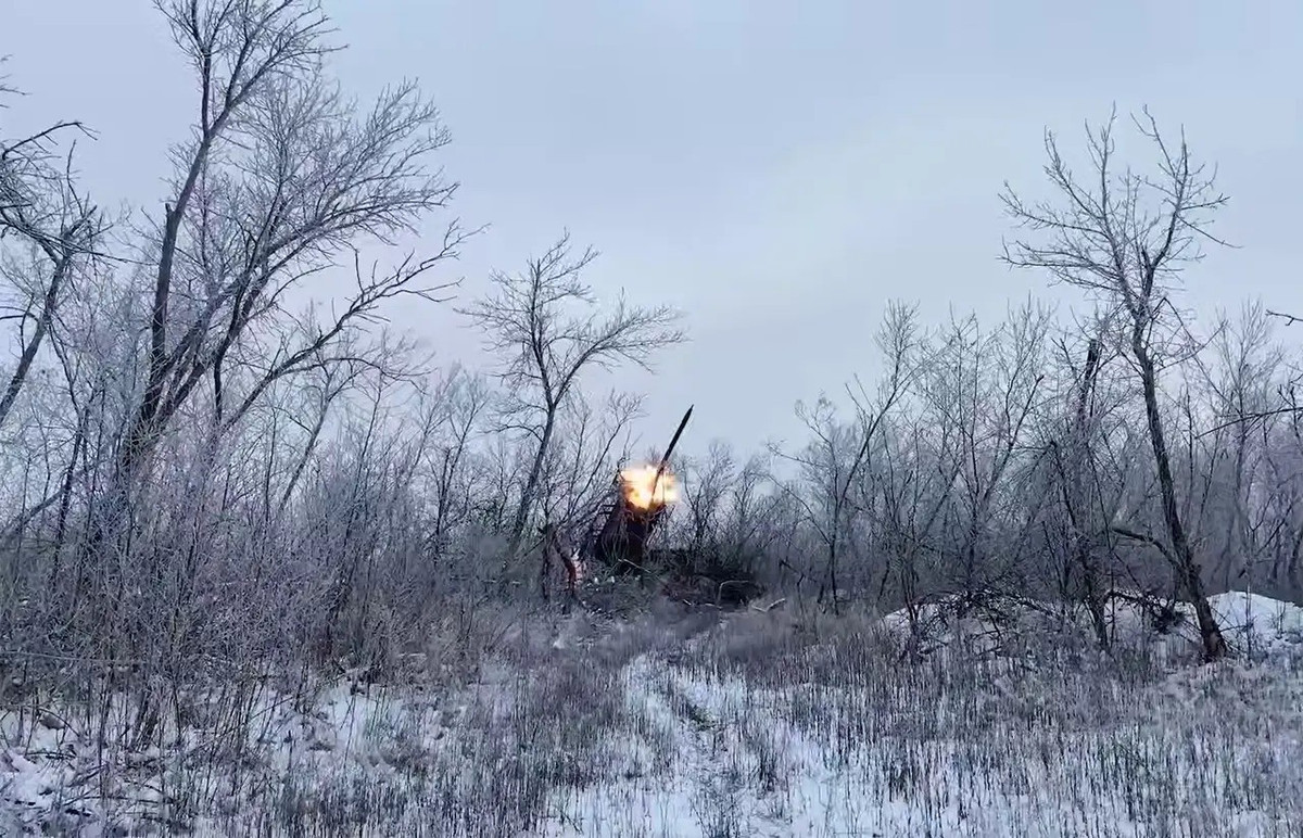 Theo các quan chức quân sự Ukraine, nếu quân Nga đã tiến đến khu vực Rai-Aleksandrivka, điều này sẽ làm tăng đáng kể mối đe dọa bằng hỏa lực pháo binh vào Slavyansk và làm khó khăn thêm việc phòng thủ toàn bộ khu vực. “Pháo binh Nga đang bắn phá tích cực vào các tuyến phòng thủ ở Privolye và các khu vực cung cấp nước, phá hủy các bãi mìn của AFU”, kênh Muchnoy cho biết.