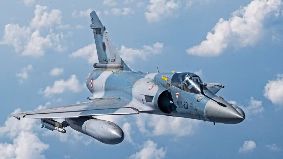 Lần cuối cùng, chúng được phát hiện bay lên trời là vào đầu tháng 6, khi một chiếc Mirage 2000-5F hộ tống một máy bay cảnh báo sớm và kiểm soát trên không E-3F của Pháp, trên vùng biển trung lập của Biển Đen.