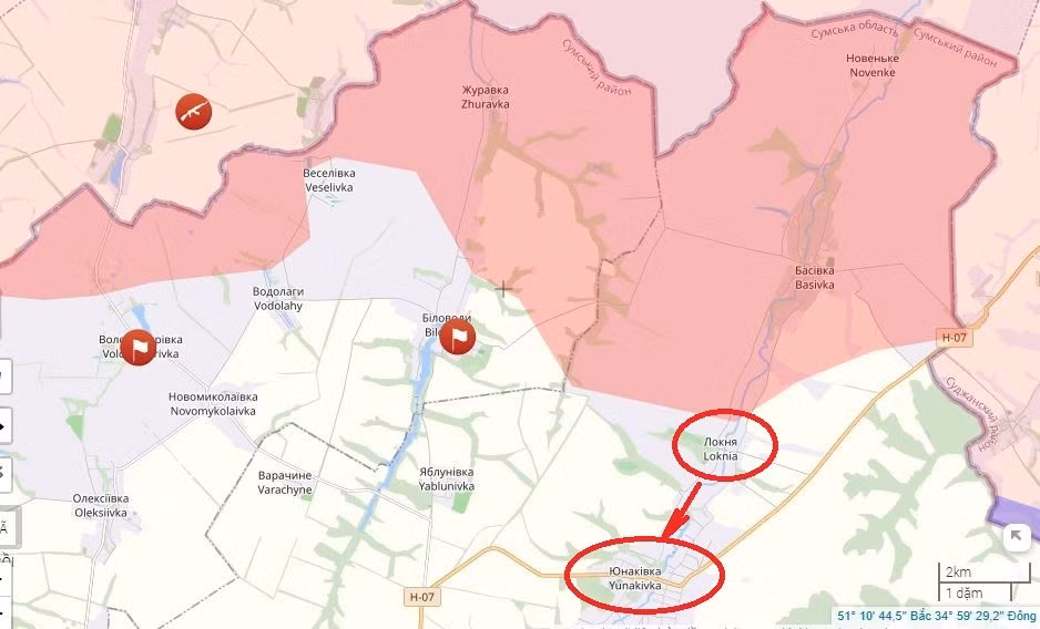 Hiện quân Nga đang tiến về hướng Sumy, phía tây đường cao tốc Sudzha-Yunakovka; vào ngày hôm qua, kênh Rybar của Nga cho biết, giao tranh cũng đang diễn ra ở Yunakovka, hiện khu vực phía bắc và phía đông ngôi làng đã nằm trong tầm kiểm soát của quân Nga.