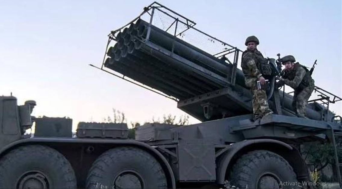 Quân đội Nga đang từ bỏ vũ khí và chiến thuật Liên Xô; nếu họ theo đuổi chiến thuật của quân đội Liên Xô, thì giờ đây, điều đó có nghĩa là một cuộc tấn công đột phá bằng các cụm quân lớn, hỏa lực pháo binh để mở đường, xe tăng tập trung tấn công, và bộ binh tiến lên làm chủ chiến trường.