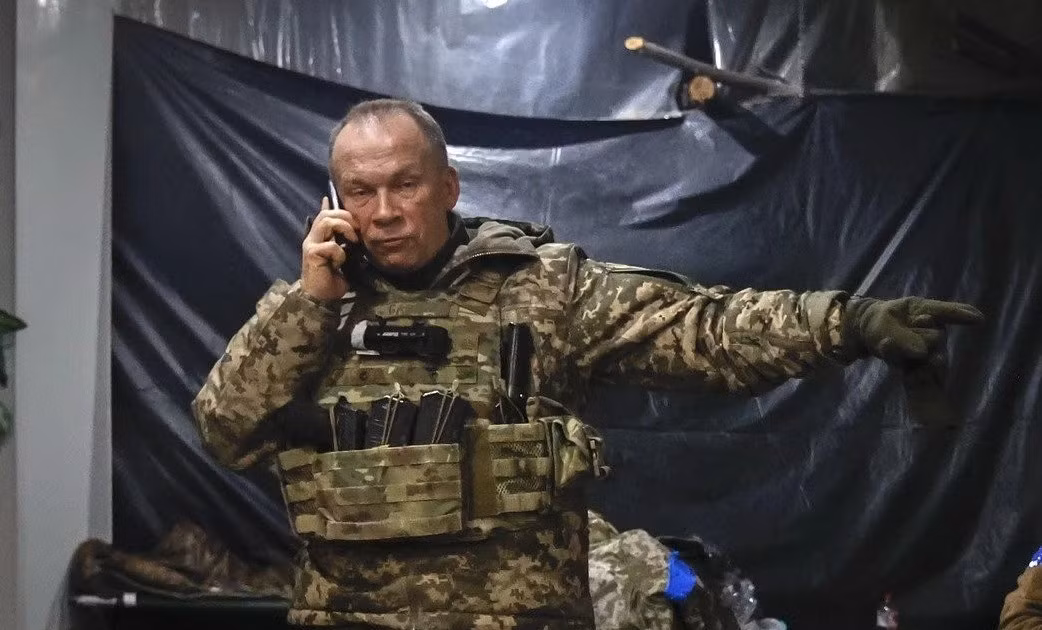 Tổn thất của quân đội Ukraine (AFU) trên hướng mặt trận Pokrovsk, nơi tướng Syrsky, Tổng Tư lệnh AFU đang trực tiếp chỉ huy, nhằm cố gắng cắt đứt tuyến phòng thủ của quân đội Nga (RFAF) tại khu vực Zolotoy Kolodez, đã lên tới gần 10 nghìn người, bao gồm cả những người thiệt mạng, bị thương, mất tích, bị bắt và đào ngũ.