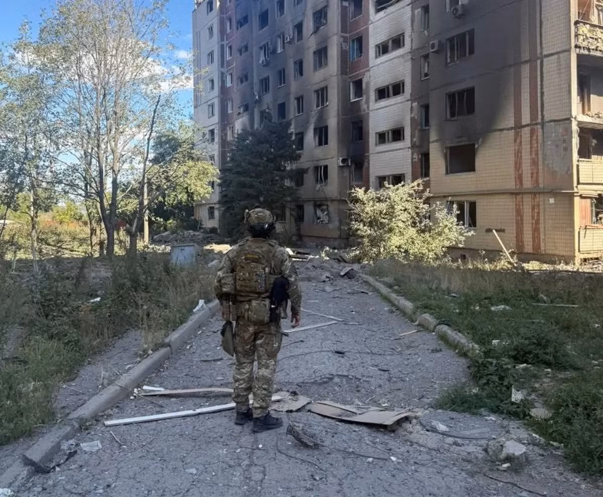 Kênh AMK Mapping cho biết, tình hình quân Ukraine, tại quận Santurynivka, phía đông nam Kostiantynivka đã rút lui mà không cố gắng kháng cự, giúp cho RFAF giành quyền kiểm soát khu nhà nghỉ cuối tuần và củng cố vị trí đầu cầu ở đây với tổng diện tích 5,96km2.