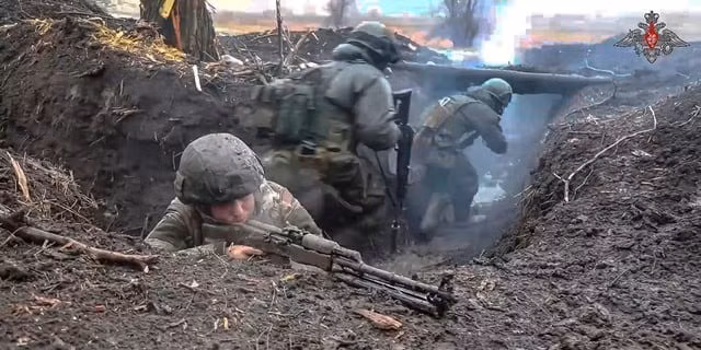 Hiện tại, RFAF đang bao vây quân Ukraine đã xâm nhập Dorozhnje. Lính xung kích Ukraine đang ẩn náu trong những khe núi khô và rừng trồng trên các tuyến đường tiếp cận ngôi làng. Quân Nga đang siết chặt "bong bóng" do cuộc tấn công của đối phương tạo ra.