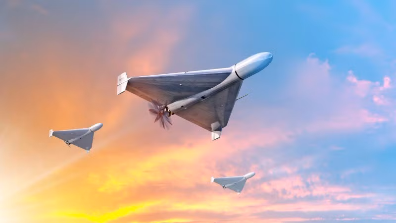 Rõ ràng, RFAF hiện đang đặt cược vào việc chế tạo UAV tự sát tầm xa, có thể sản xuất hàng loạt giá rẻ, kết hợp với các vũ khí khác như tên lửa, có khả năng tạo ra gánh nặng đáng kể cho hệ thống phòng không của đối phương. Những chiến thuật như vậy là tối ưu nhất trong một cuộc chiến tranh tiêu hao.