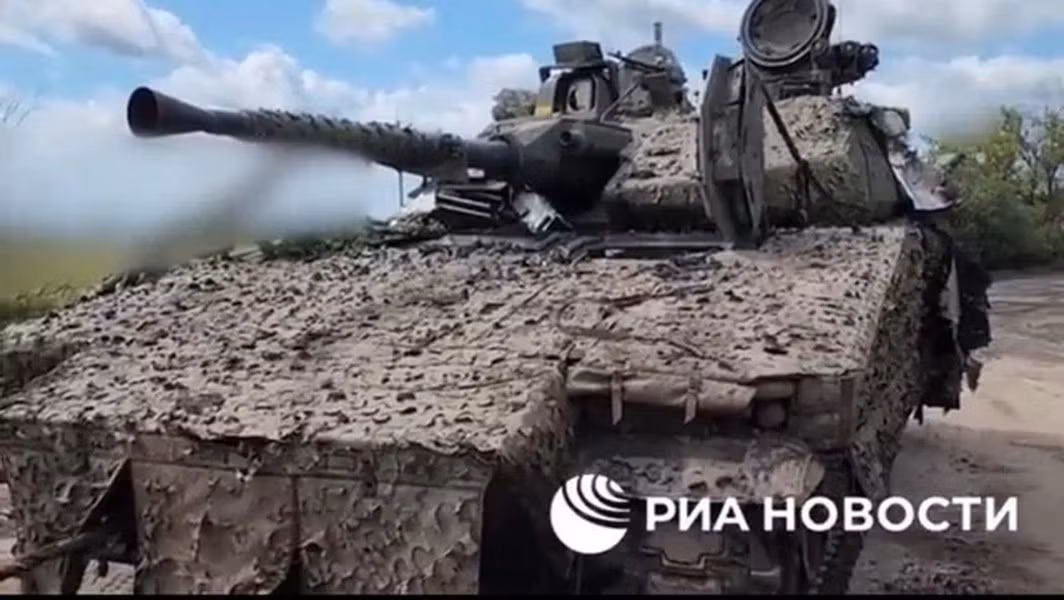 Nhưng một câu hỏi đặt ra là tại sao các nhà thiết kế vũ khí Nga, lại cần lấy công nghệ của một khẩu pháo 57 mm của nước ngoài, làm cơ sở và cố gắng tích hợp nó vào một hệ thống pháo-tên lửa phòng không trong nước? Vậy ưu điểm của Bofors L70 là gì, mà các kỹ sư Nga phải “học hỏi”?