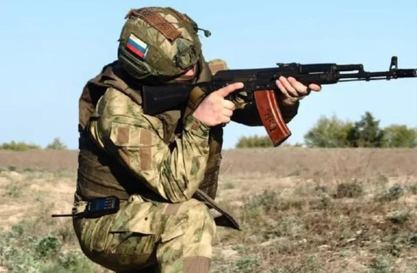 Điều đáng chú ý là Bộ Tổng tham mưu AFU cũng buộc phải rút một số lực lượng lớn quân khỏi khu vực Sumy để chuyển đến khu vực Pokrovsk, nơi RFAF đang tập trung đông lực lượng nhất trên chiến trường vào lúc này. Theo các chuyên gia quân sự Ukraine, các lữ đoàn AFU hoạt động tại khu vực Sumy, hiện chỉ có 30% quân số biên chế.