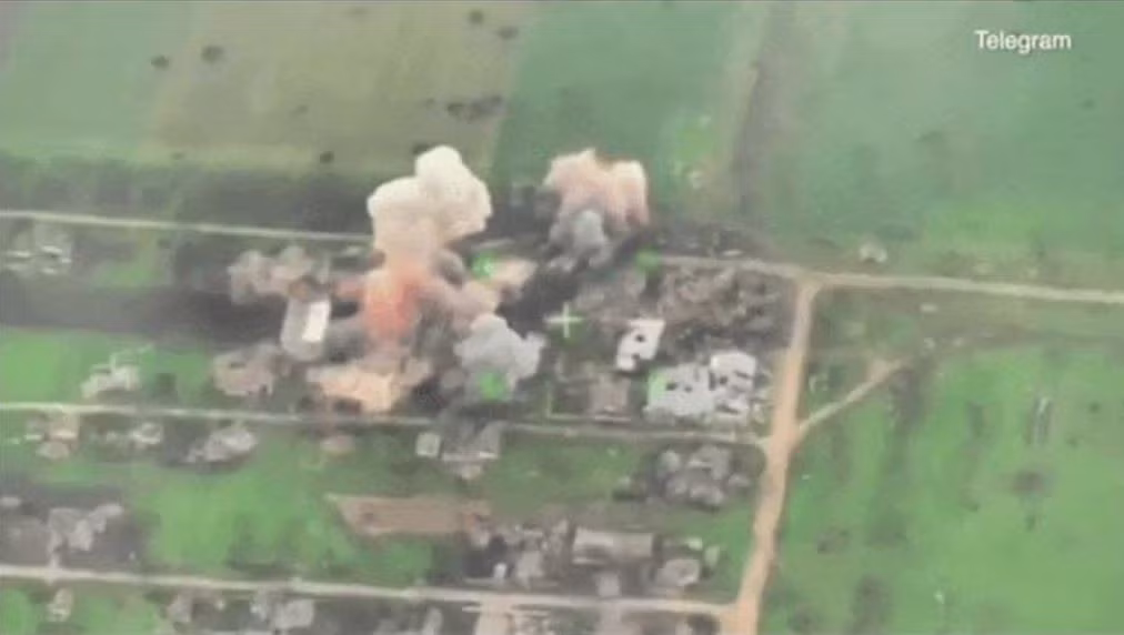 Sau khi vũ khí nhiệt áp trút xuống, sự kháng cự cá nhân trở nên nhỏ bé như con người trước cơn lũ dữ. Cho dù những người lính Ukraine có dũng cảm đến đâu, họ cũng không thể chịu đựng được sức nóng 2.500 độ và môi trường bị đốt cháy oxy hoàn toàn. Sự sụp đổ của Lữ đoàn 102 không phải do không muốn phòng thủ, mà là do không có khả năng làm được điều đó.