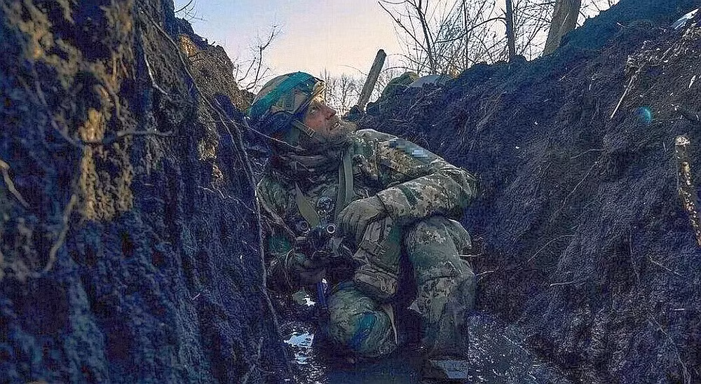 Hơn nữa, tình hình ở Chasov Yar vẫn căng thẳng. Như Rybar đã đưa tin trước đó, có sự hiện diện của binh sĩ Ukraine ở phía đông nam thành phố. Việc AFU tuyên bố họ vẫn kiểm soát 20% khu vực không được bàn luận, nhưng một số tuyến phố với khu chung cư, vẫn nằm trong tầm kiểm soát của AFU.