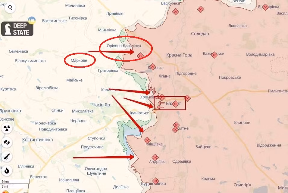 Tình hình càng phức tạp hơn khi AFU tuyên bố họ vẫn kiểm soát Markovo và Orekhovo-Vasilevka, trái với tuyên bố của phía Nga, cả 2 ngôi làng ở phía tây bắc Chasov Yar này vẫn chưa bị chiếm giữ. Tình hình tương tự cũng xảy ra ở Verolyubovka, một mũi nhọn đột phá của RFAF ở phía bắc thành phố Chasov Yar "chỉ tồn tại trên mạng".