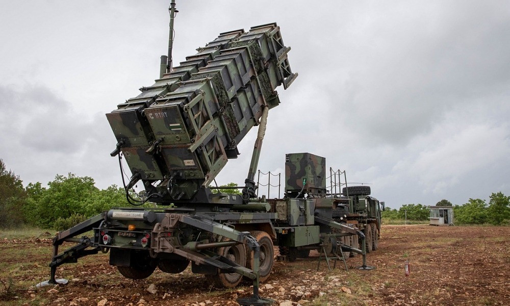 Ngoài ra, các cuộc tấn công ban đêm bằng UAV Geran-2 của RFAF còn có giá trị quân sự thứ cấp. Ngay cả khi UAV giá rẻ dễ bị đánh chặn, chúng vẫn buộc quân đội Ukraine phải sử dụng nguồn lực phòng không hạn chế để đánh chặn chúng. Nghĩa là, các cuộc tấn công không giá rẻ không chỉ phá hủy các mục tiêu, mà còn bào mòn các hệ thống phòng không, báo cáo nhấn mạnh.