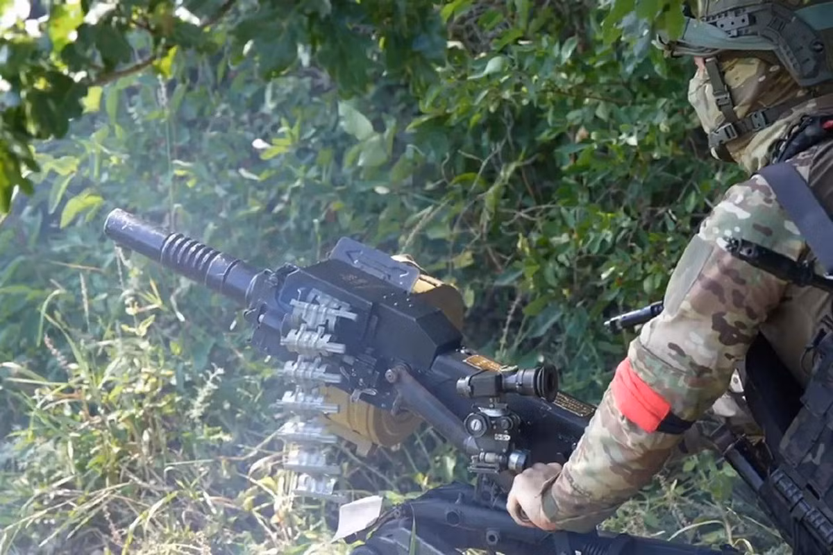 Được biết, có tới 700 binh sĩ AFU bị bao vây, trong đó 250 người thiệt mạng. Chỉ riêng trong tháng qua, có khoảng 1.800 quân Ukraine đã bị loại khỏi vòng chiến đấu ở Kupyansk. Ngoài ra, 36 xe tăng và xe bọc thép, 2 pháo phản lực phóng loạt, 137 khẩu pháo dã chiến và súng cối của AFU đã bị phá hủy.